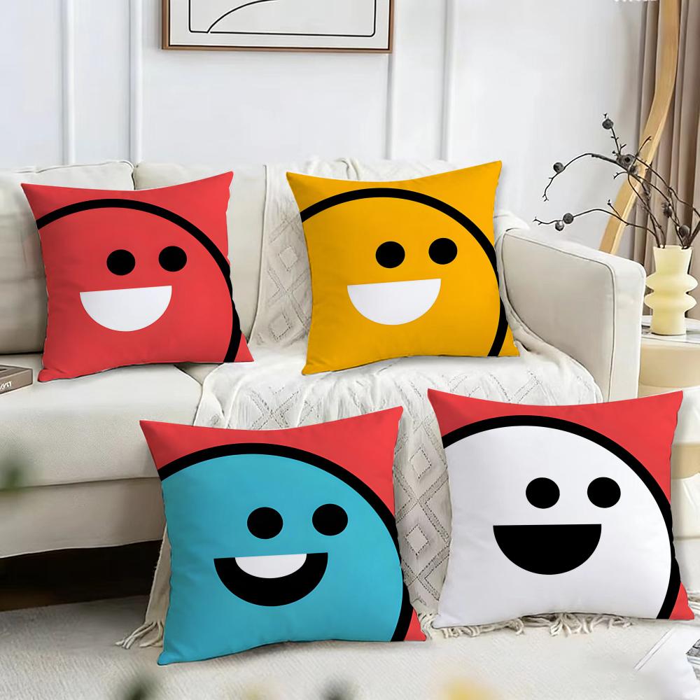 Home Decor Emoji - Sarung Bantal Emoji Tersenyum dan Bahagia